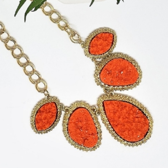 Glam Girl Fashion Jewelry - NWT STATEMENT NECKLACE Faux Stone